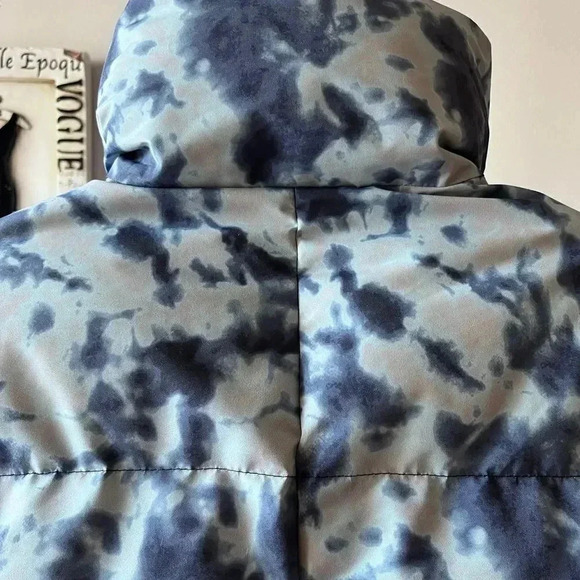 Missguided Women’s Blue Tie Dye Short Puffer Coat Size 2 - Picture 8 of 15